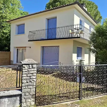 Pearly Maison *